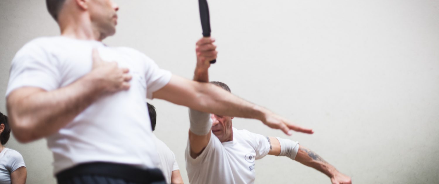 krav-maga-lyon-evenements-stage-detail-approfondissement-perfectionnement-couteau-avant-bras